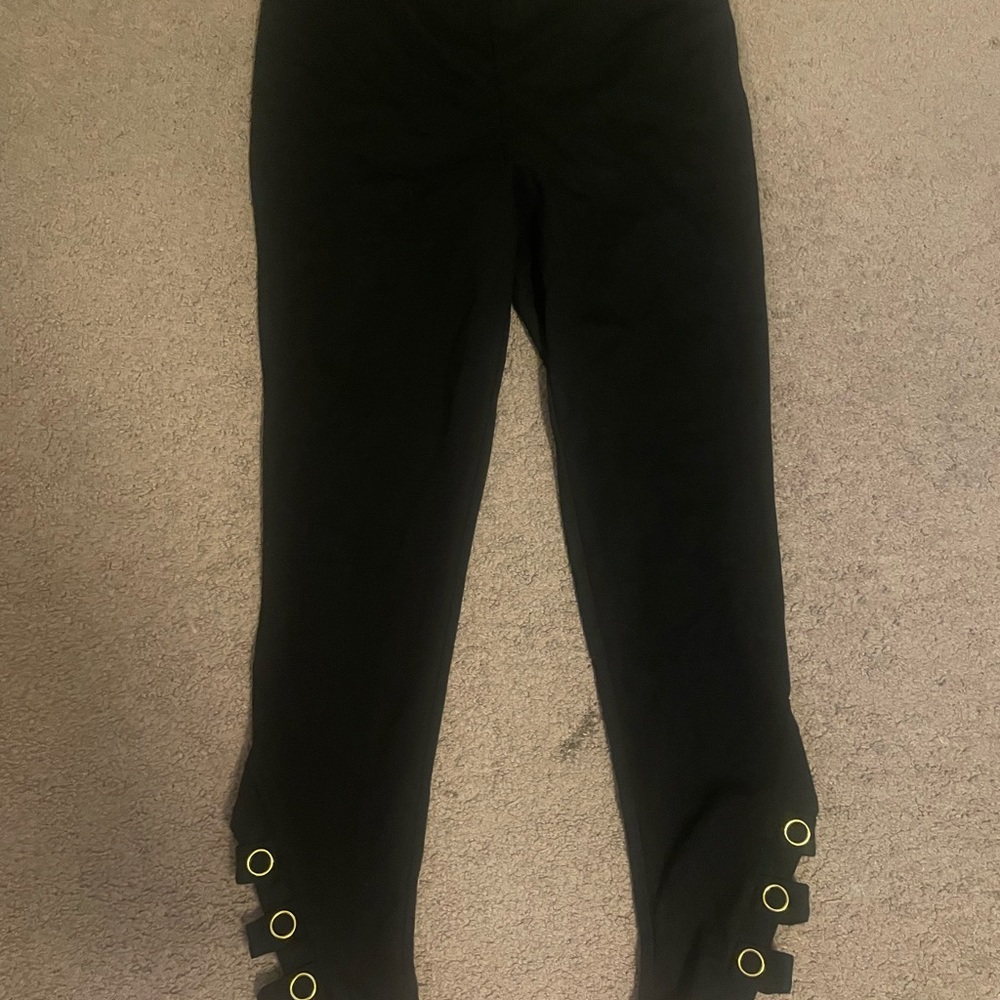 Fashion nova black leggings with gold